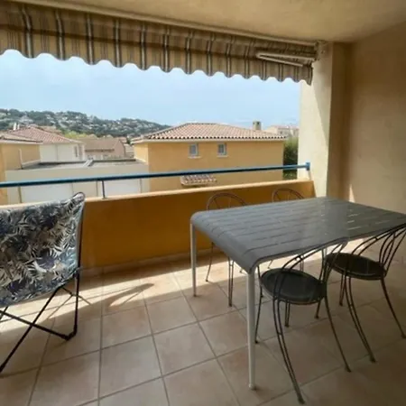 Apartament Warm And Spacious Flat With Balcony Saint-Mandrier-sur-Mer