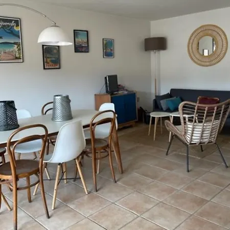Apartment Warm And Spacious Flat With Balcony