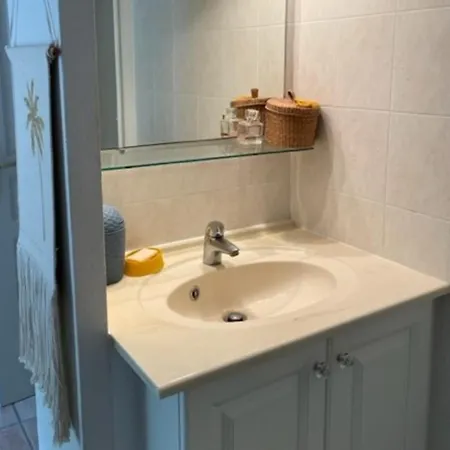 Warm And Spacious Flat With Balcony Saint-Mandrier-sur-Mer