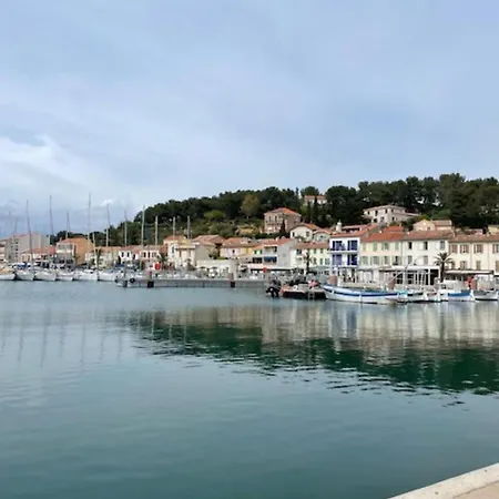 Warm And Spacious Flat With Balcony Saint-Mandrier-sur-Mer